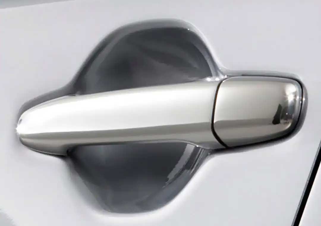 ASX chrome door accent